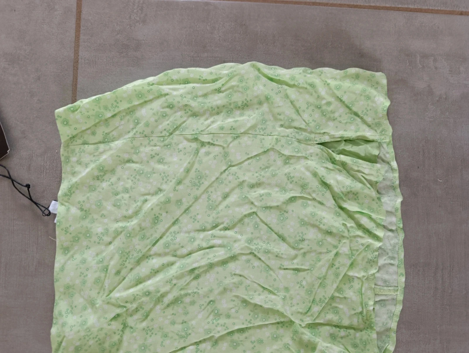 Saia curta LE LIS Collection verde com estampa floral Tamanho M nova com etiqueta – photo 3